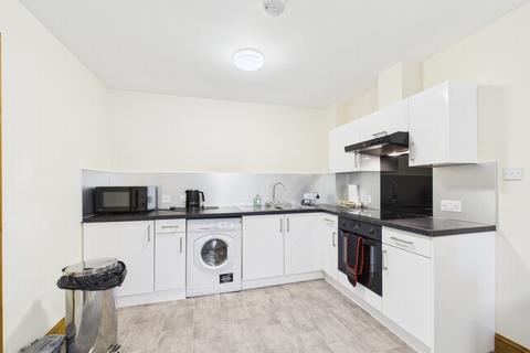 2 bedroom flat for sale, Harlands Road, Haywards Heath, RH16
