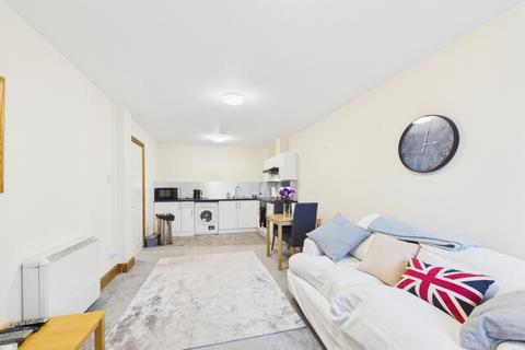 2 bedroom flat for sale, Harlands Road, Haywards Heath, RH16