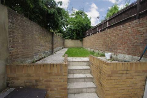 undefined, Kew Bridge Road, Brentford TW8