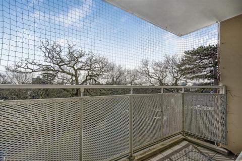 2 bedroom flat for sale, Wimbledon Park Side, London