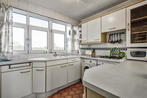 2 bedroom flat for sale, Wimbledon Park Side, London