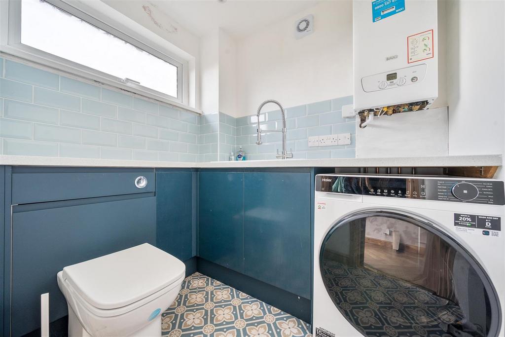 Utility / cloakroom