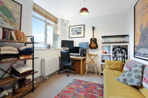 2 bedroom apartment for sale, Denmark Road, London, SE5