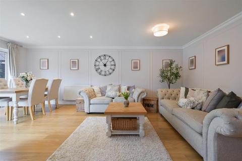 undefined, Priddy Place, Redhill RH1