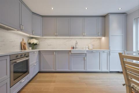 4 bedroom house for sale, Priddy Place, Redhill RH1