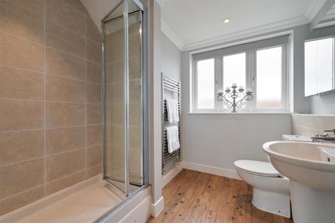 4 bedroom house for sale, Priddy Place, Redhill RH1