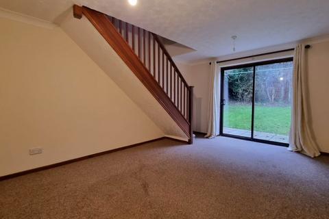 2 bedroom semi-detached house to rent, Lynwood Drive, Kidderminster, Worcestershire