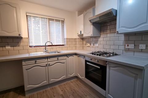 2 bedroom semi-detached house to rent, Lynwood Drive, Kidderminster, Worcestershire