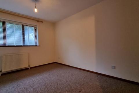 2 bedroom semi-detached house to rent, Lynwood Drive, Kidderminster, Worcestershire