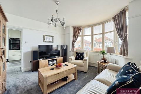 3 bedroom detached bungalow for sale, 12 Bryn Avenue, Rhyl, LL18 4BG