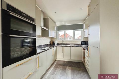 3 bedroom detached bungalow for sale, 12 Bryn Avenue, Rhyl, LL18 4BG
