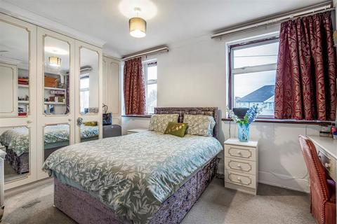 3 bedroom terraced house to rent, Montrose Avenue, Welling DA16