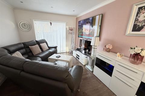 2 bedroom house for sale, Rosedale Crescent, Houghton Le Spring DH4