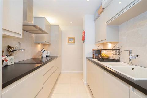 2 bedroom flat to rent, Cromwell Road, London SW7