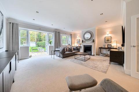 3 bedroom terraced house to rent, Park Drive, Guildford GU5
