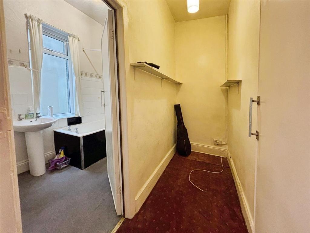 Walk In Storage/Office