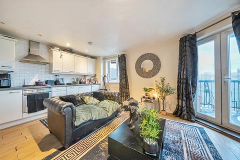 2 bedroom apartment for sale, Pettacre Close, London
