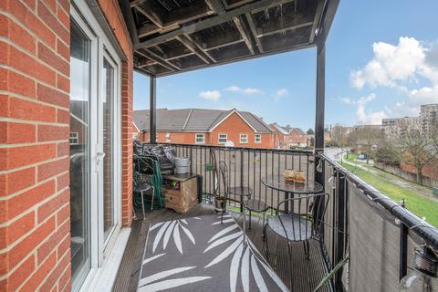 2 bedroom apartment for sale, Pettacre Close, London