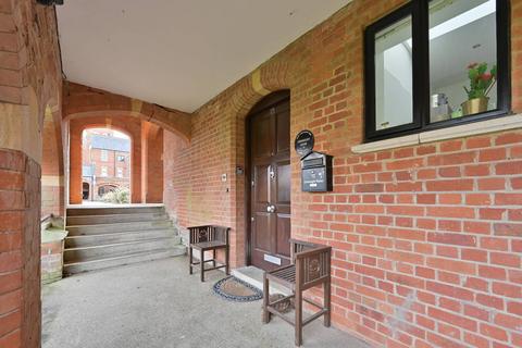 2 bedroom flat for sale, Connaught House, Royal Connaught Drive, Bushey, WD23