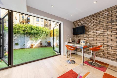 2 bedroom flat to rent, Warriner Gardens, Battersea Park, London, SW11