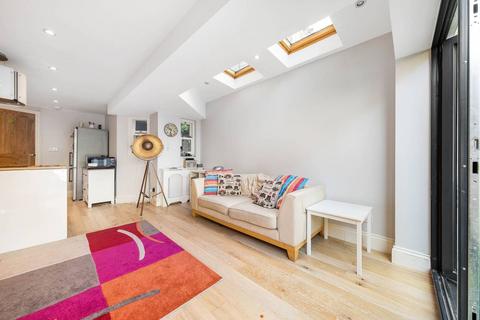 2 bedroom flat to rent, Warriner Gardens, Battersea Park, London, SW11