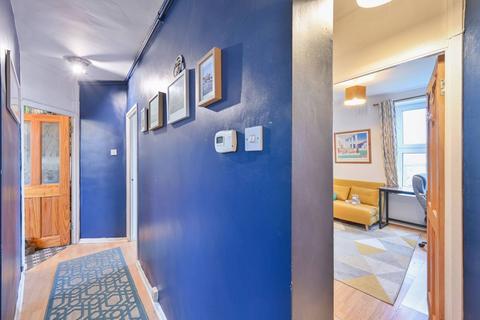 2 bedroom flat for sale, Goldsborough House, Clapham, London, SW8