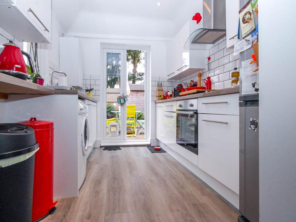 71 Paisly kitchen