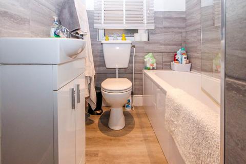 2 bedroom flat to rent, Paisley Road , Southbourne , Bournemouth