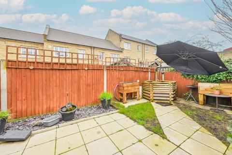 4 bedroom house to rent, Abbott Road, Poplar, London, E14
