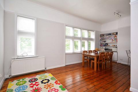Sutton Court Road, Chiswick, London, W4