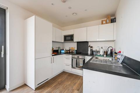 1 bedroom flat for sale, Kingfisher Heights, Royal Docks, London, E16