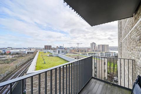 1 bedroom flat for sale, Kingfisher Heights, Royal Docks, London, E16
