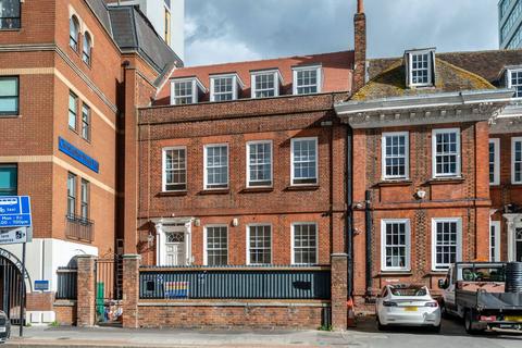 3 bedroom flat to rent, High Street, Croydon, London, CR0