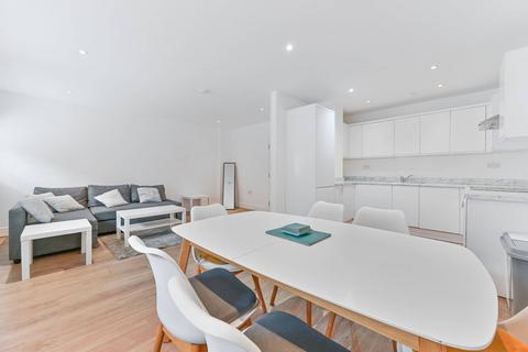 3 bedroom flat to rent, High Street, Croydon, London, CR0