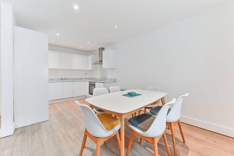 3 bedroom flat to rent, High Street, Croydon, London, CR0