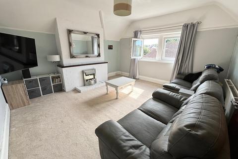 2 bedroom flat for sale, St Davids Avenue, Bexhill on Sea TN40