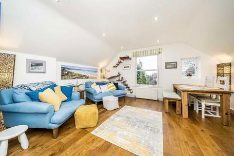 2 bedroom flat for sale, Leopold Road, London W5