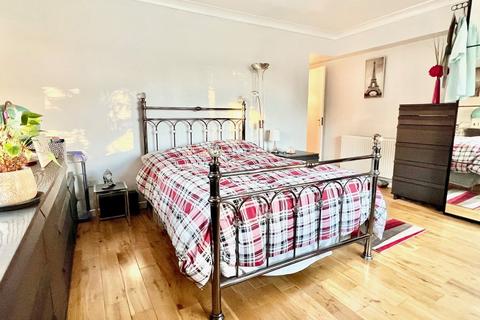 2 bedroom flat for sale,  The Croft, Bexhill on Sea TN39