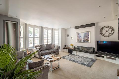 2 bedroom ground floor flat for sale, 31 Cantelupe Road, Bexhill on Sea TN40