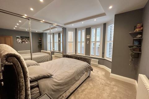 2 bedroom ground floor flat for sale, 31 Cantelupe Road, Bexhill on Sea TN40