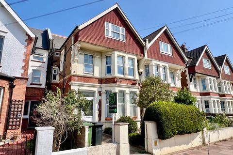 2 bedroom flat for sale, Wickham Avenue, Bexhill on Sea TN39