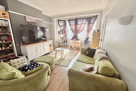 2 bedroom flat for sale, Wickham Avenue, Bexhill on Sea TN39