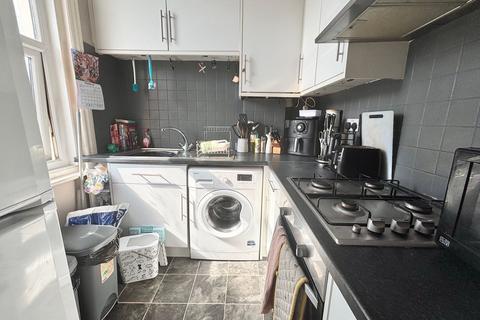 2 bedroom flat for sale, Wickham Avenue, Bexhill on Sea TN39