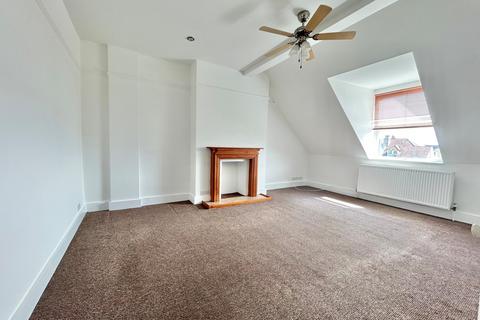 2 bedroom flat for sale, Wickham Avenue, Bexhill on Sea TN39