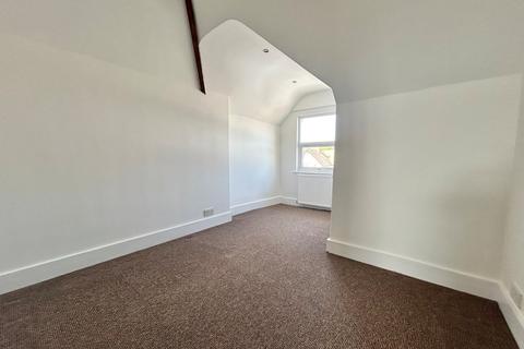 2 bedroom flat for sale, Wickham Avenue, Bexhill on Sea TN39