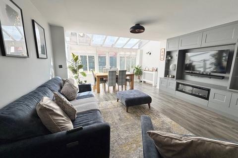 4 bedroom townhouse for sale, Northcliffe, Bexhill on Sea TN40