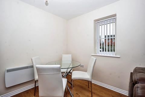2 bedroom apartment to rent, Kenneth Close, Merseyside L34