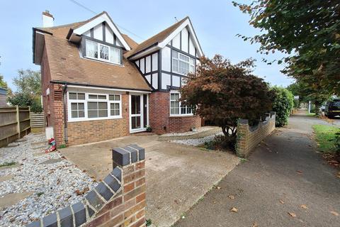 4 bedroom detached house for sale, Glenleigh Avenue, Bexhill on Sea TN39