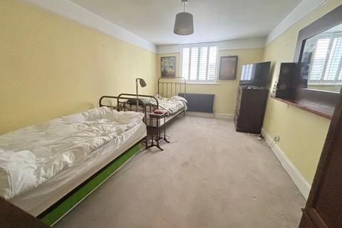2 bedroom flat for sale, Marina, St Leonards on Sea TN38