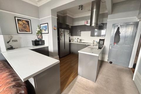 2 bedroom flat for sale, Marina, St Leonards on Sea TN38